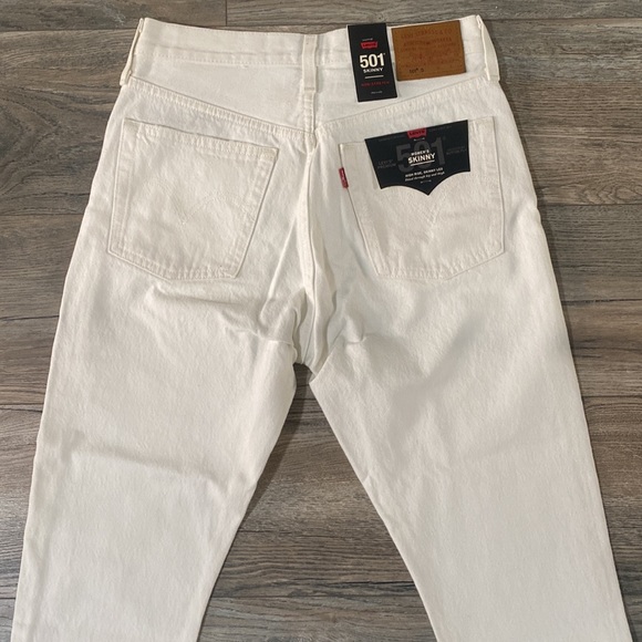 NWT 501 Levi’s white jeans. - Picture 8 of 16
